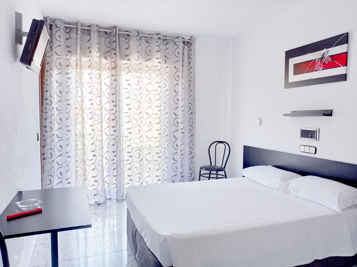 Hostal Lady Ana Maria Collado Villalba Esterno foto