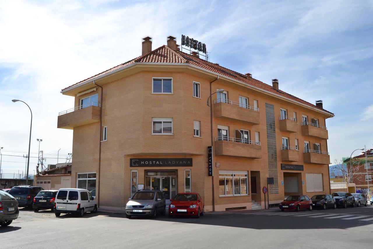 Hostal Lady Ana Maria Collado Villalba Esterno foto